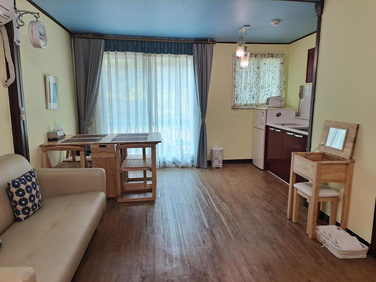 Charm Pension Капхён Экстерьер фото