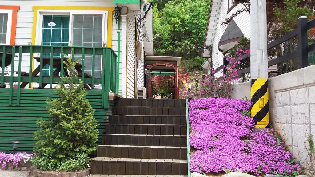 Charm Pension Капхён Экстерьер фото