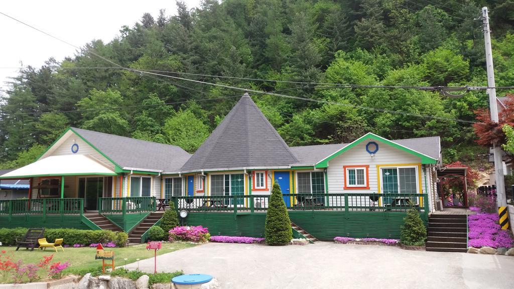 Charm Pension Капхён Экстерьер фото