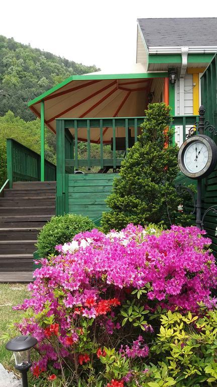 Charm Pension Капхён Экстерьер фото