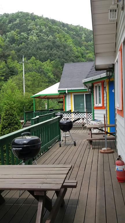 Charm Pension Капхён Экстерьер фото